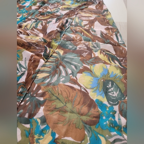 Tropical Leaf Print Elegant Soft Luxurious 100% Silk Scarf Vibrant - Picture 4 of 9